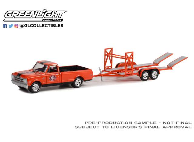 1/64 1968 Chevrolet C-10 STP with Bed Cover and STP Tandem Car Trailer *Hitch & Tow Series 26*, red/blue