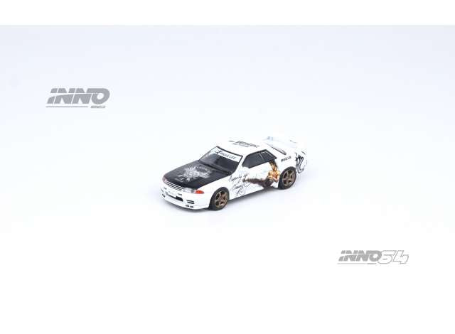 Preorder - August - 1/64 Nissan Skyline GTS-R R32 *Bruce Lee 50th Anniversary*, white/black