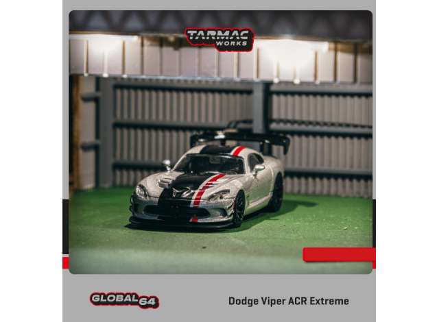 Preorder April 2024 - 1/64 Dodge Viper ACR Extreme, silver metallic