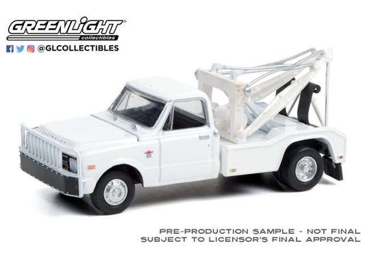 1/64 1968 Chevrolet C-30 Dually Wrecker *Dually Drivers Series 7*, white