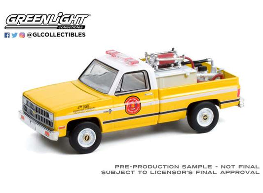 1/64 1981 Chevrolet K20 Scottsdale Lisbon Volunteer Fire Department 4th District Howard County Maryland with Fire Equipment Hose and Tank *Fire & Rescue Series 2*, yellow/white