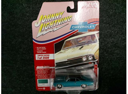 1/64 1967 Chevrolet Chevelle SS, emerald turquoise with flat black roof