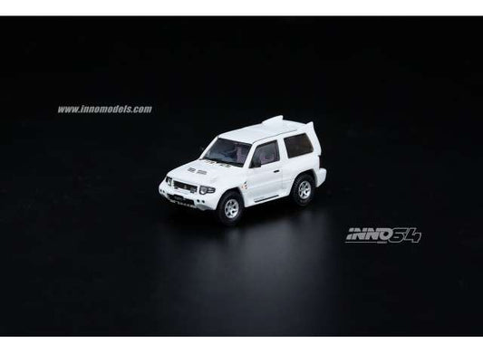 1/64 Mitsubishi Pajero *Evolution*, white