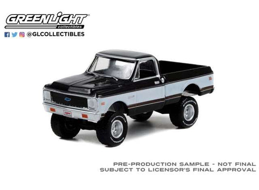 1/64 1972 Chevrolet K10 4X4 Pickup (Lot #1027) *Barrett Jackson Series 9*, grey and white with black interior