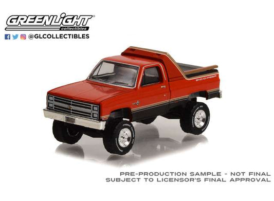 1/64 1984 Chevrolet K-10 Scottsdale 4x4 - Sno Chaser (Hobby Exclusive)