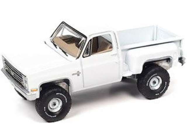 1986 Chevrolet Silverado Step Side 4x4, gloss white