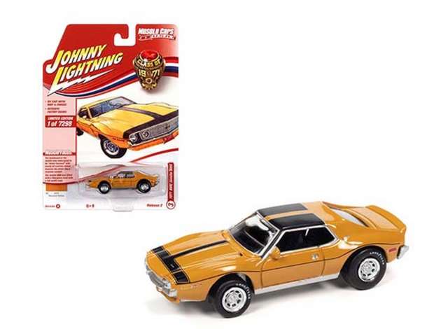 1/64 1971 AMC Javelin AMX, yellow with black hood stripe