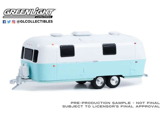 1/64 1971 Airstream Double-Axle Land Yacht Safari *Hitched Homes Series 13*, custom white and seafoam