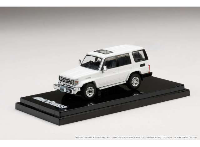 Preorder - Q2 2023 - 1/64 2001 Toyota Landcruiser 70 ZX 4 Door, white