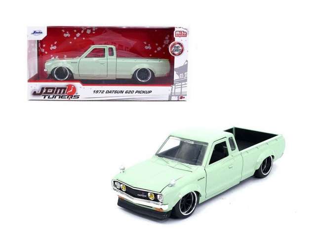 1/24 1972 Datsun 620 pick-up, light green